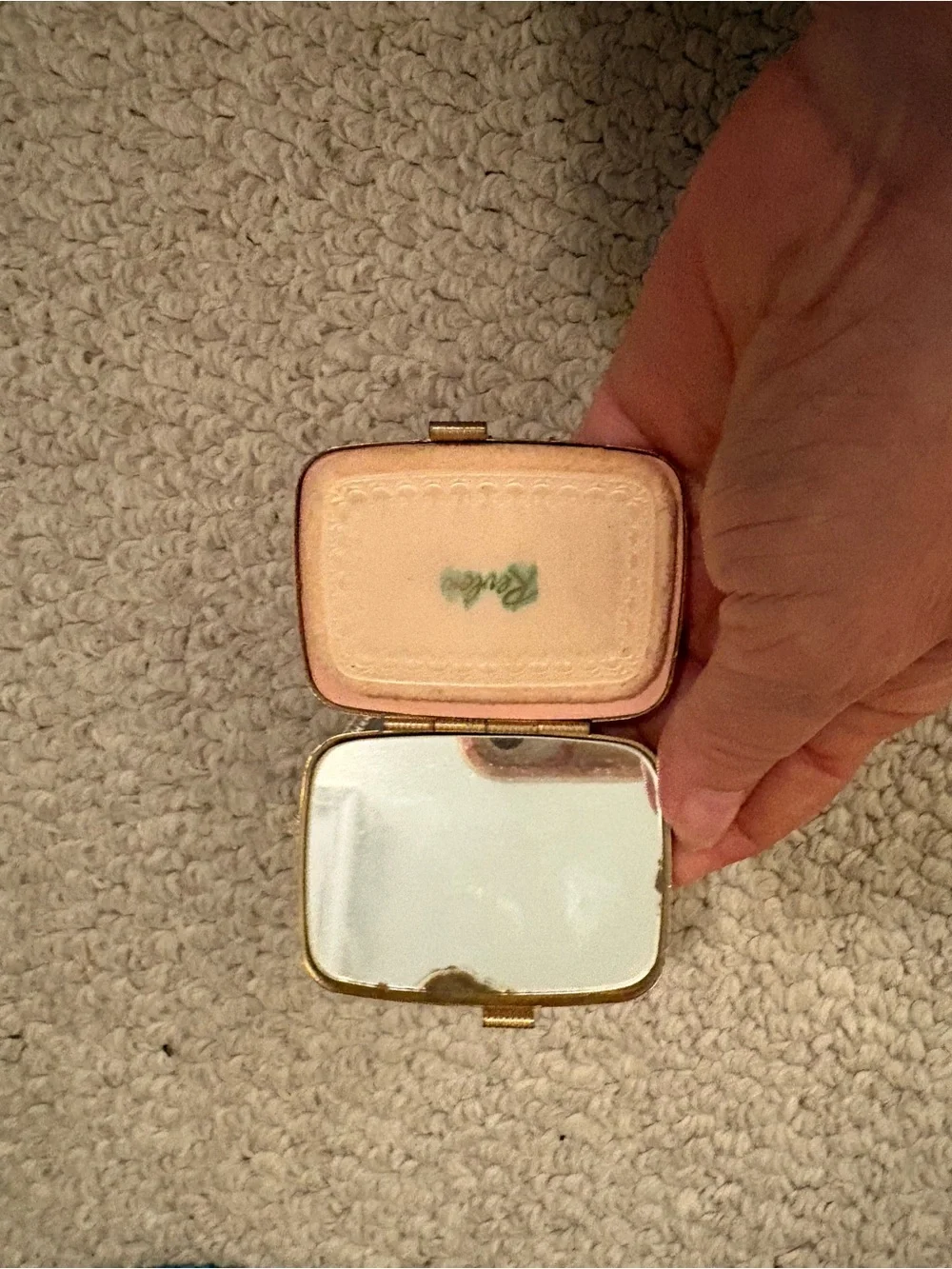 Revlon vintage Women’s compact with cover